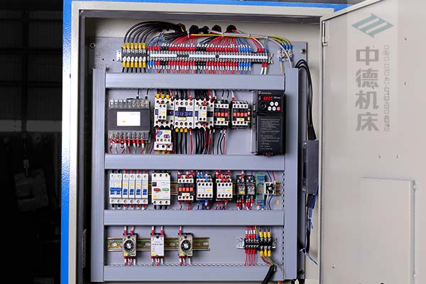 ZDS-2032采用正品電氣元件，裝有變頻驅動，控制精確，穩定耐用壽命長.jpg
