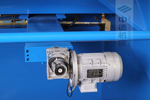 ZDS-2032后擋料AC電機與減速器一體，故障少，速度快.jpg